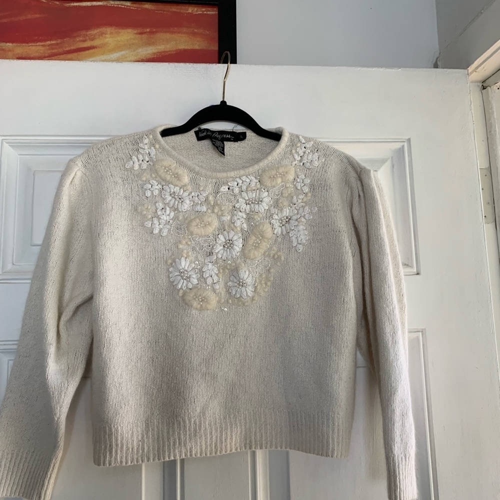 Vintage 90s Work In Progress Floral Sweater White Size Medium Silk‎ Beaded